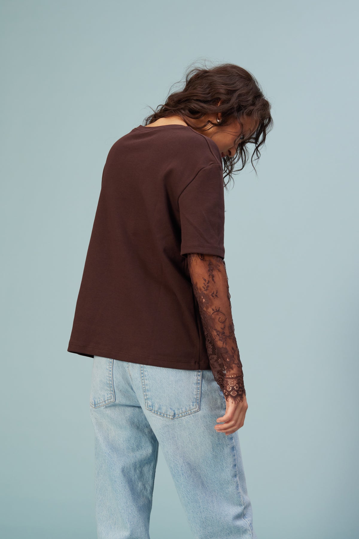 KOLLARI DANTEL DETAYLI T-SHIRT