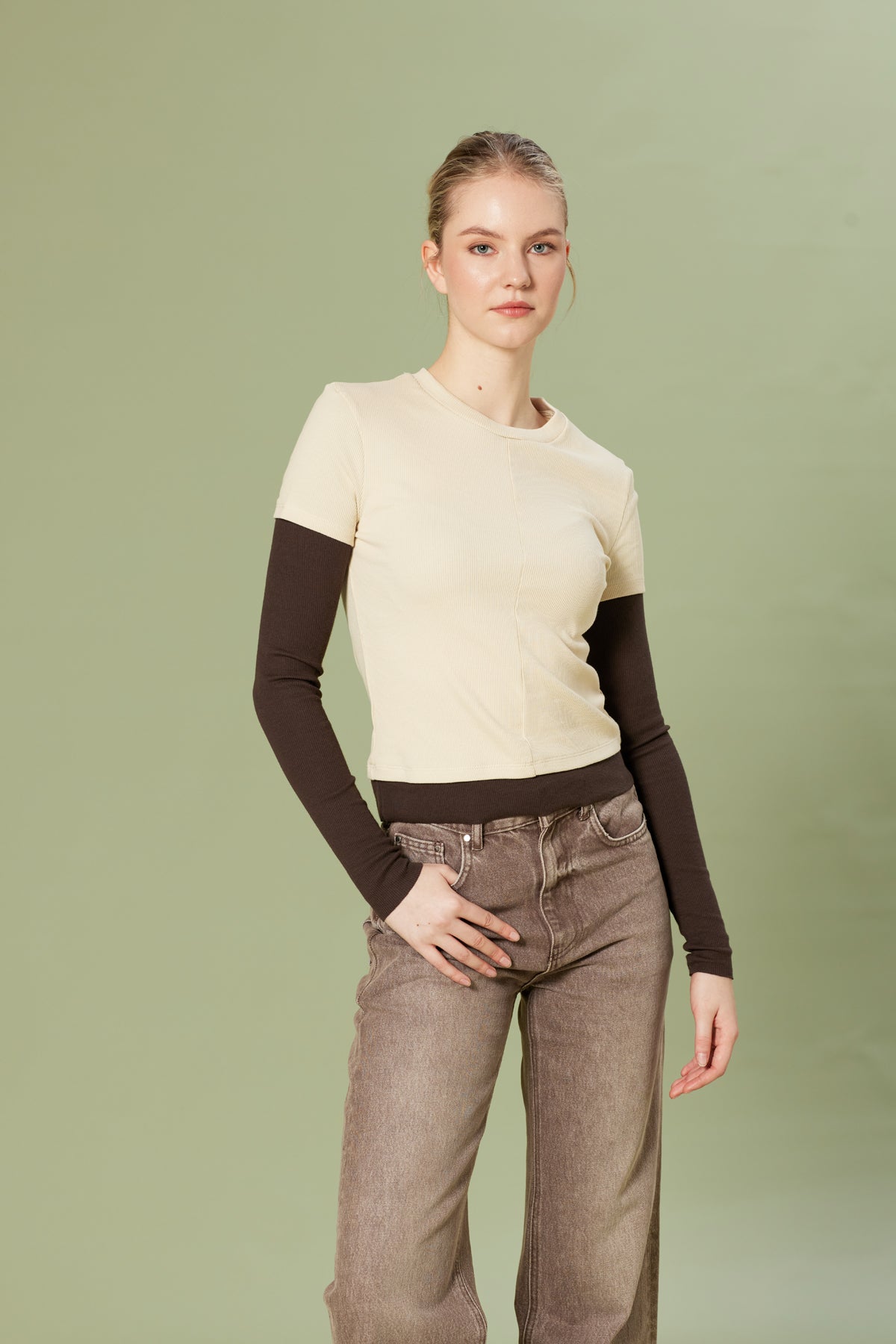 KONTRAST BİSİKLET YAKA T-SHIRT