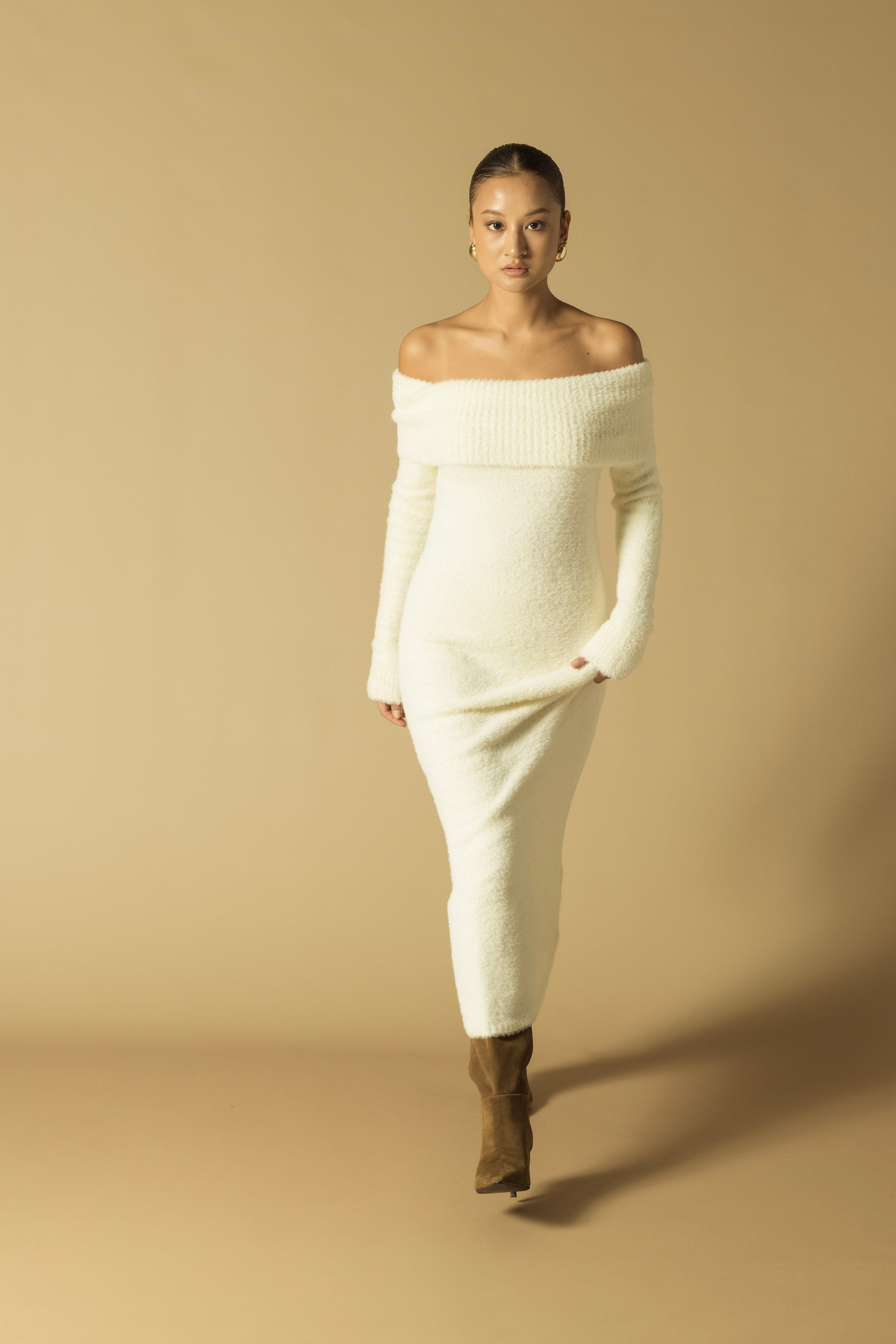 MADONNA YAKA TRİKO ELBİSE