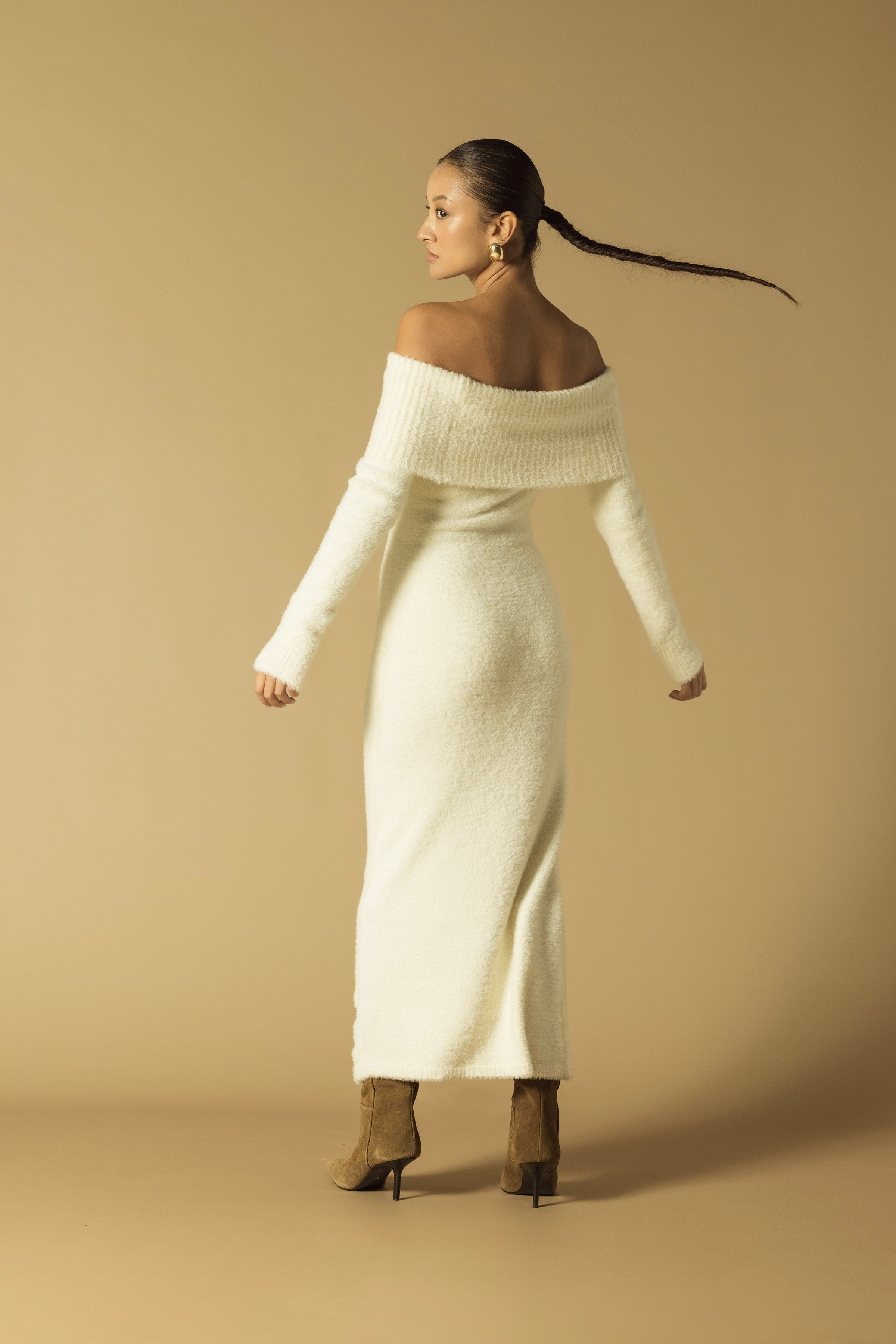 MADONNA YAKA TRİKO ELBİSE