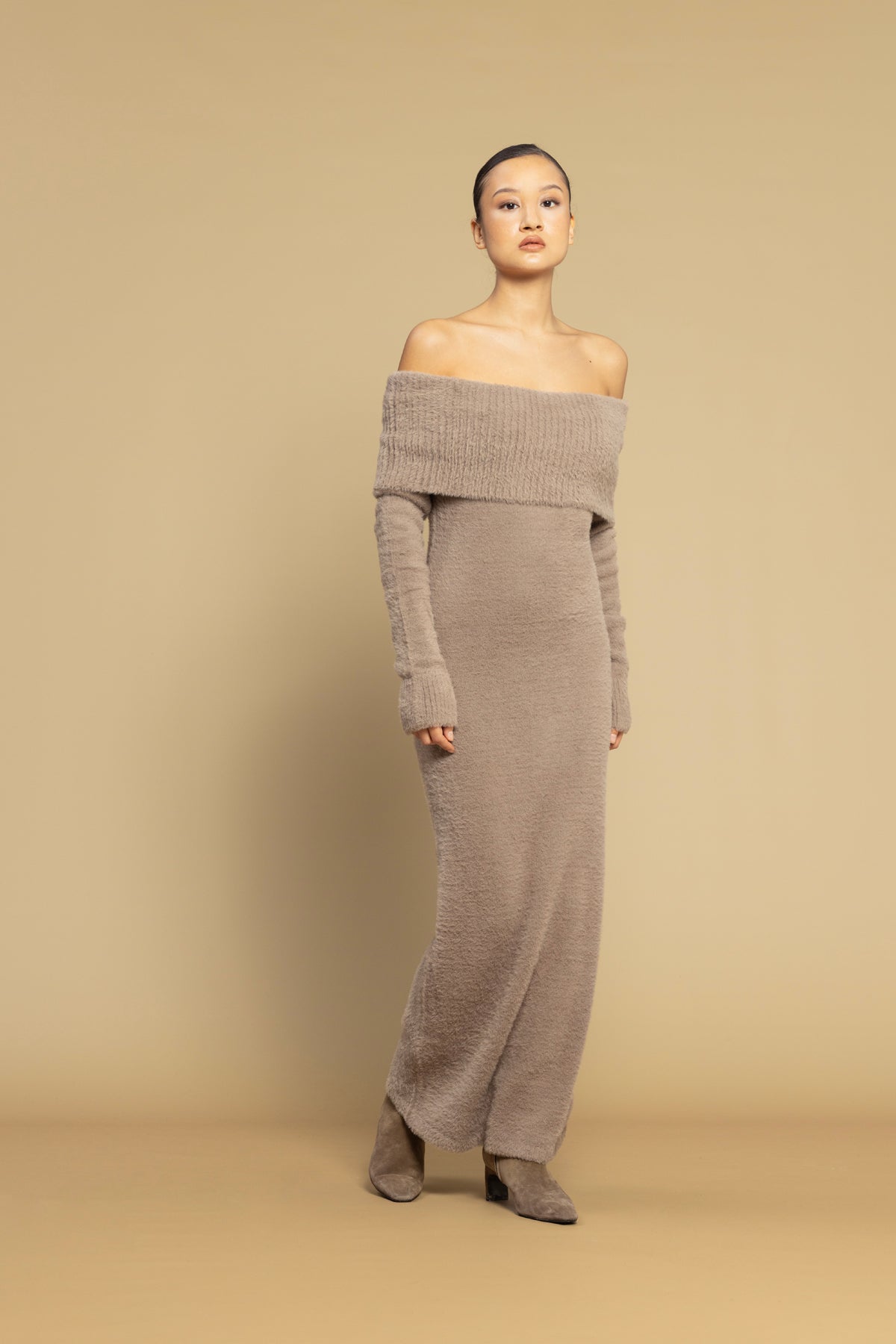 MADONNA YAKA TRİKO ELBİSE