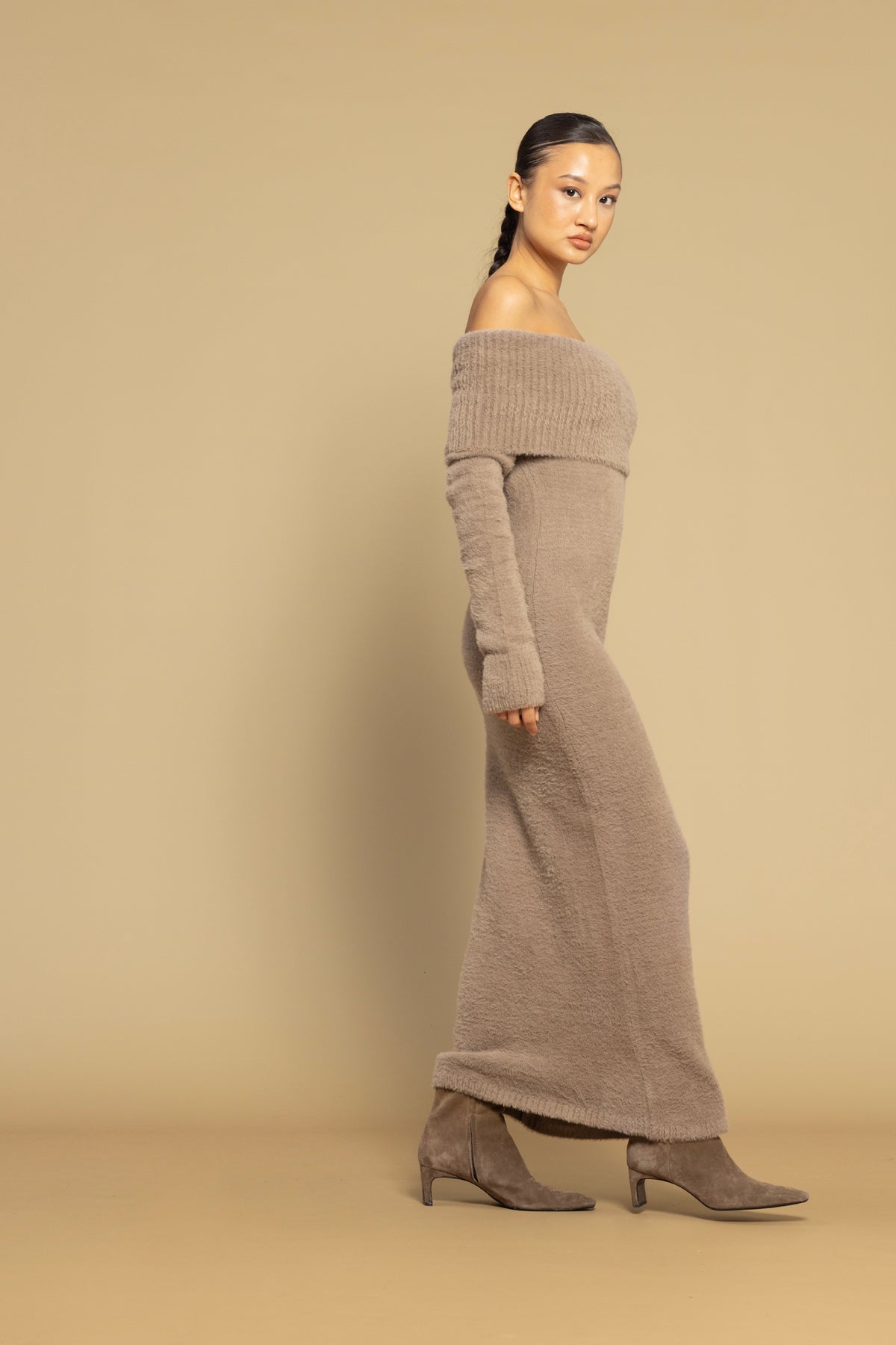 MADONNA YAKA TRİKO ELBİSE