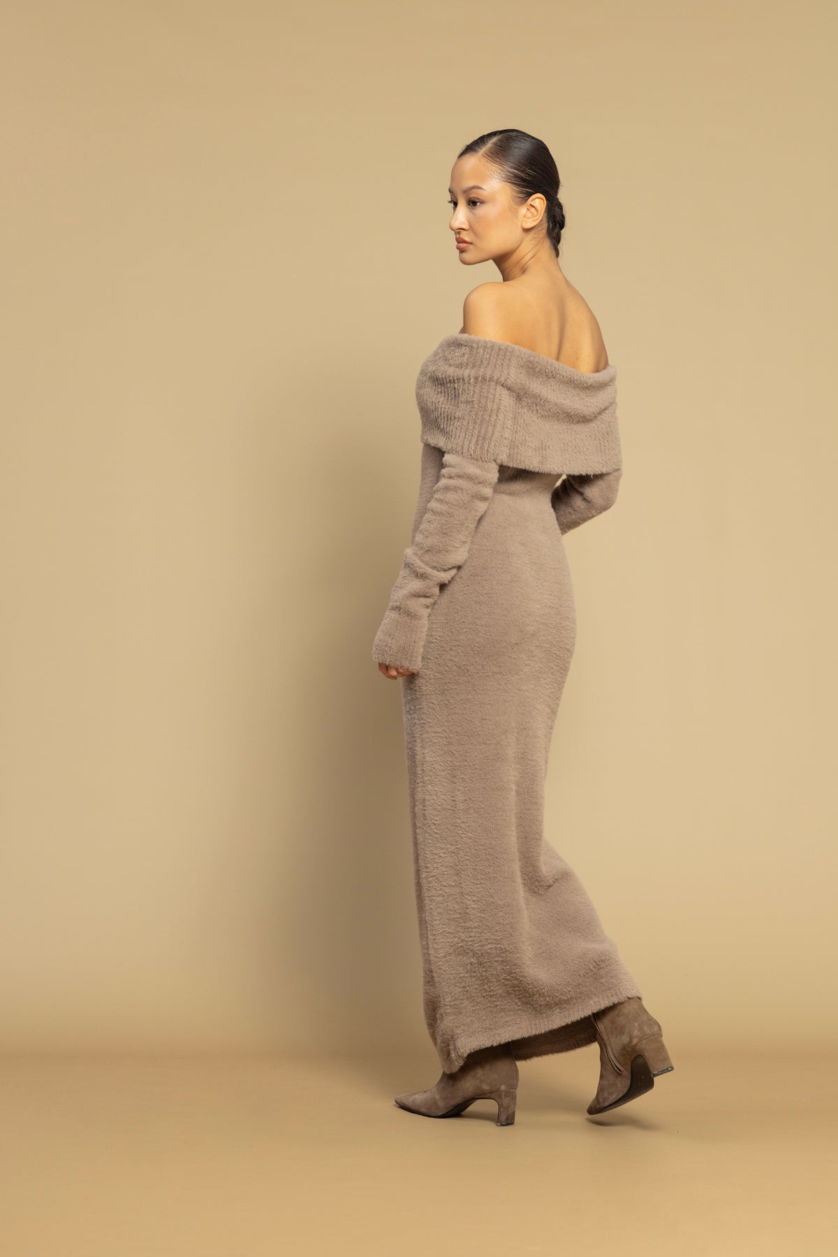 MADONNA YAKA TRİKO ELBİSE