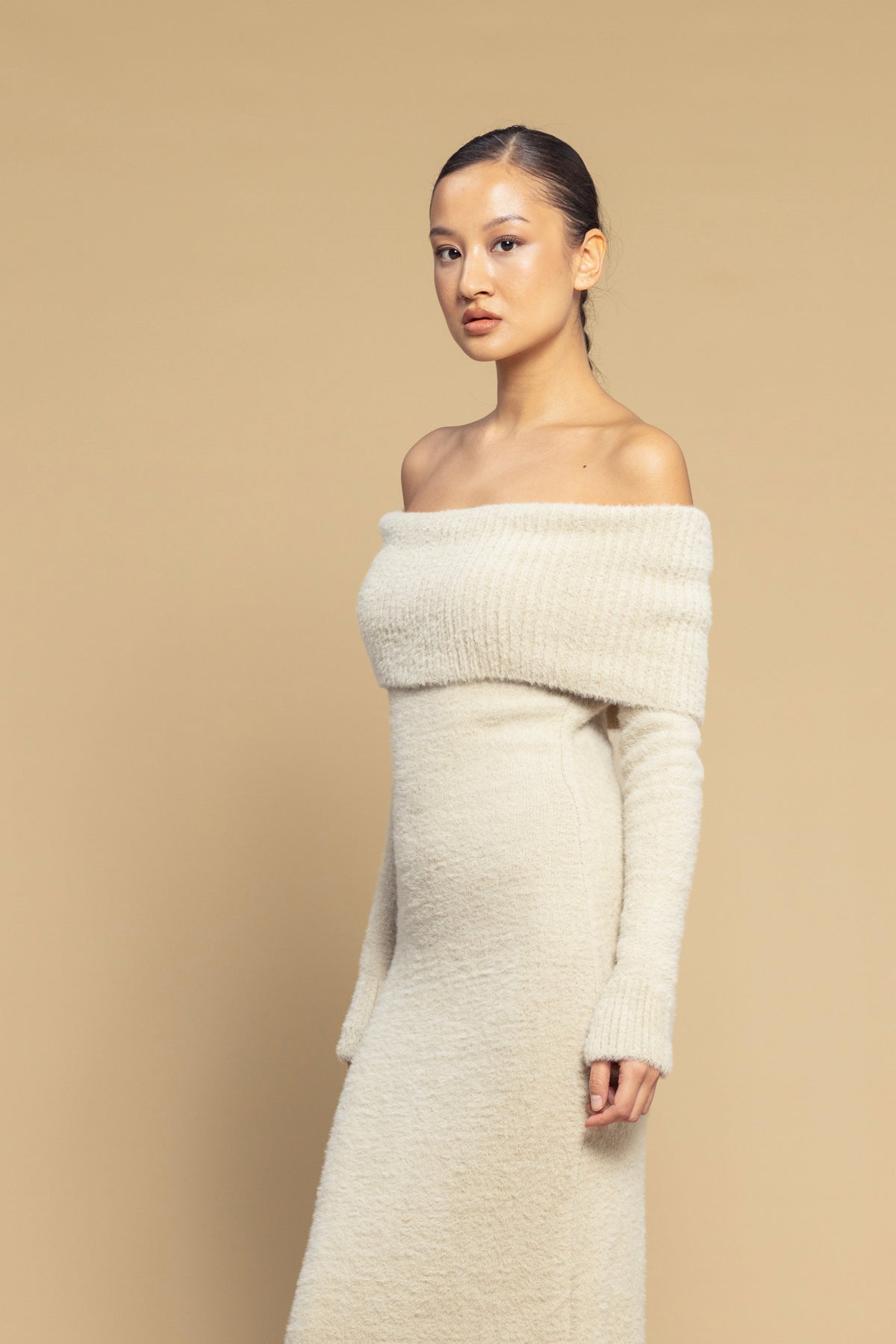 MADONNA YAKA TRİKO ELBİSE