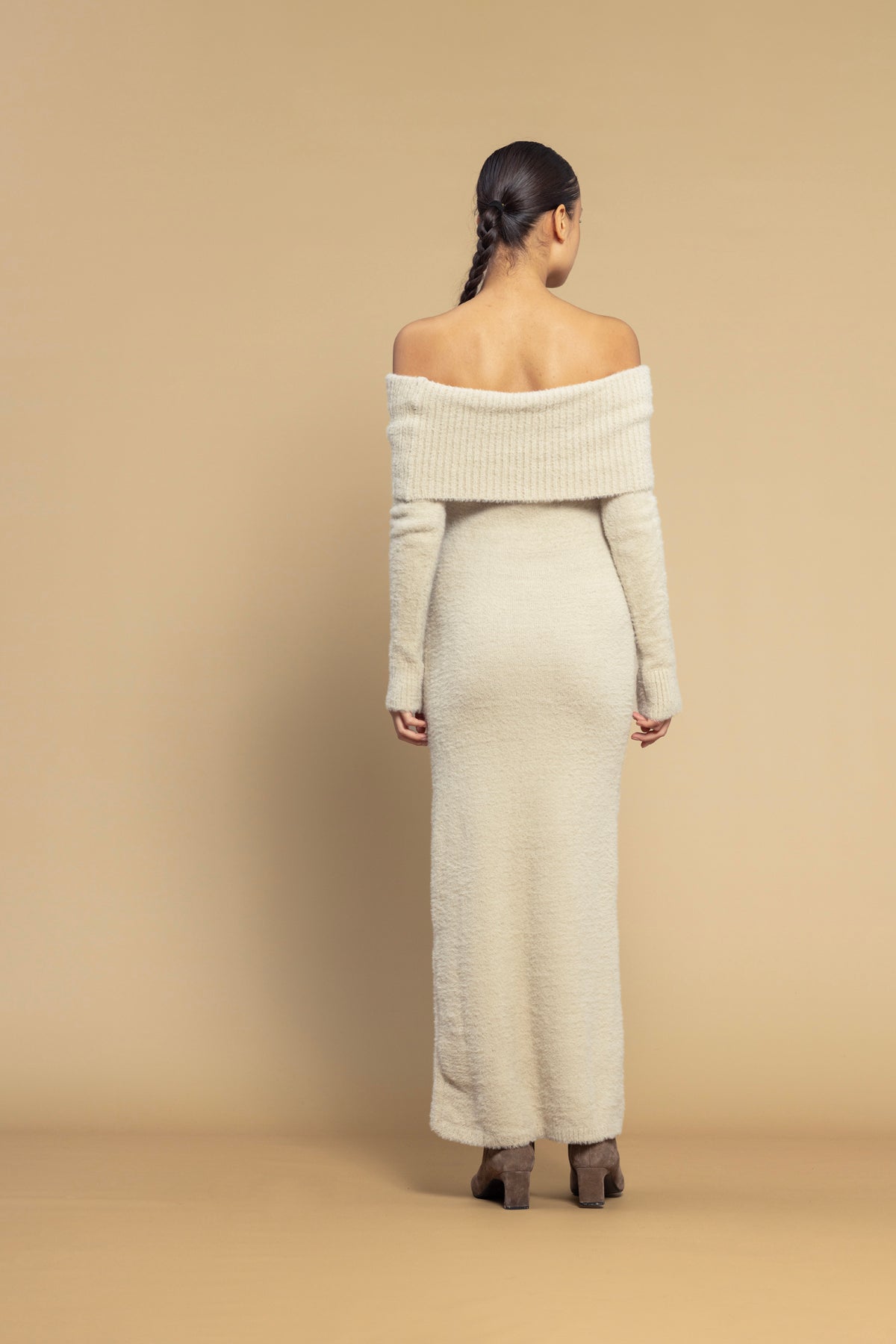 MADONNA YAKA TRİKO ELBİSE