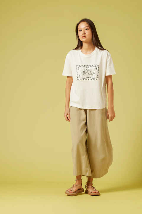 EKRU — ORGANZE NAKIŞ DETAYLI T-SHIRT