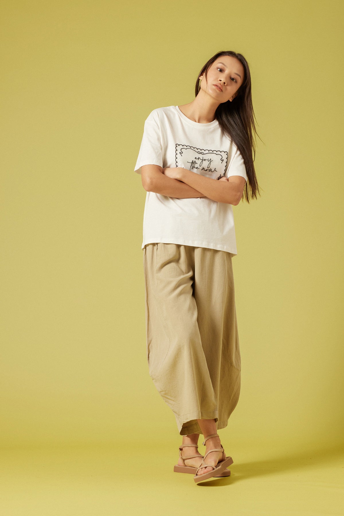 ORGANZE NAKIŞ DETAYLI T-SHIRT
