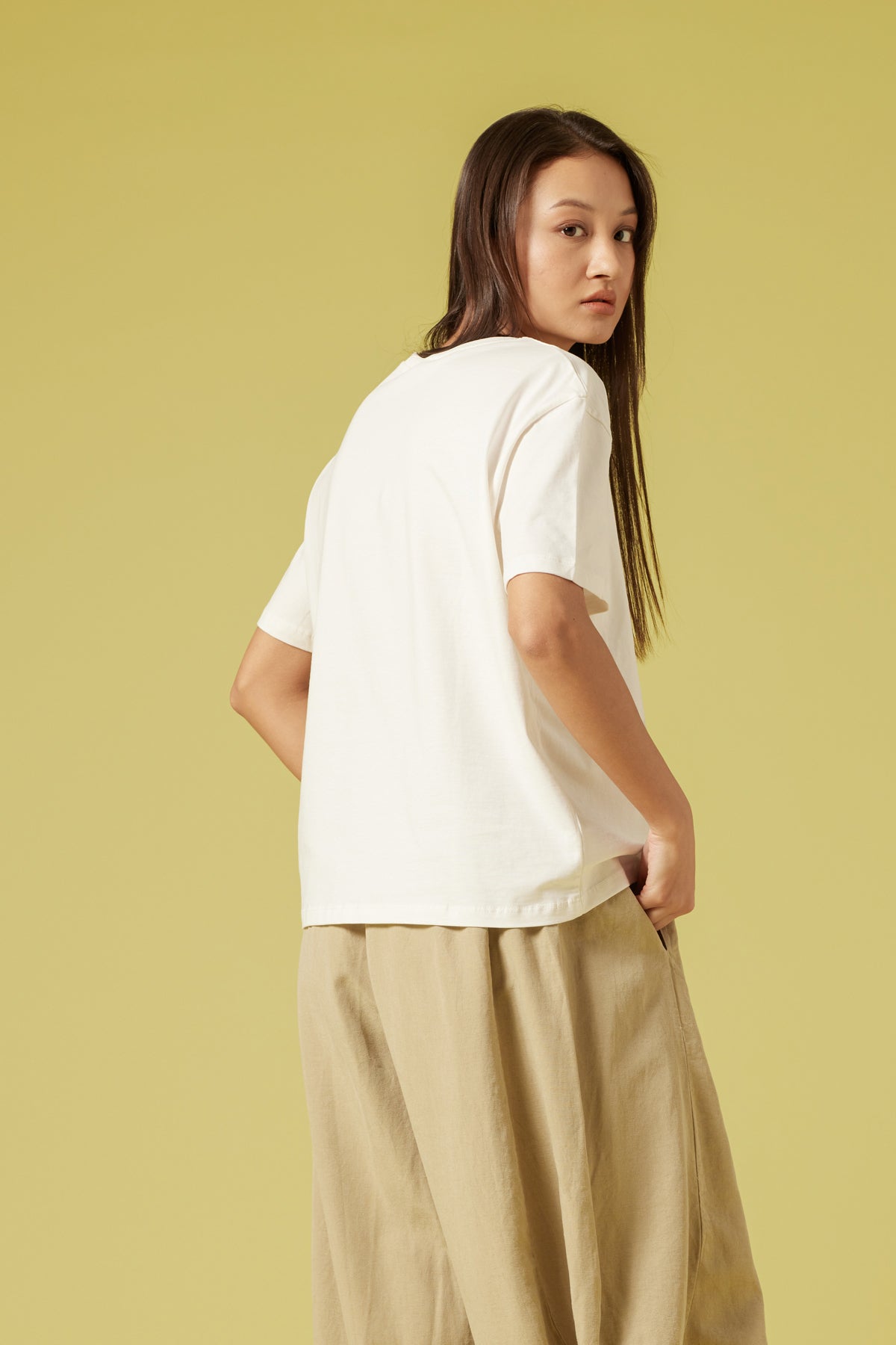 ORGANZE NAKIŞ DETAYLI T-SHIRT