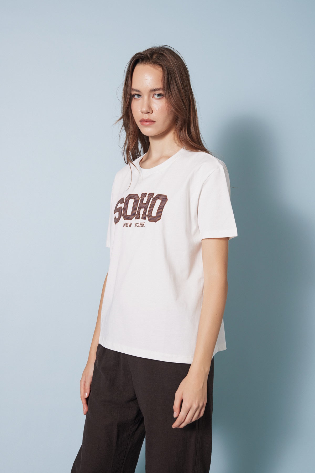 PÖTİKARE YAMA DETAYLI KISA KOLLU T-SHIRT