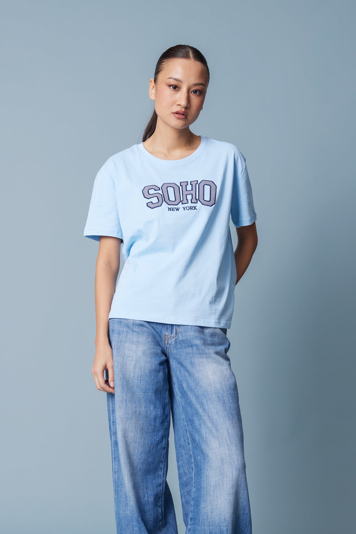 PÖTİKARE YAMA DETAYLI KISA KOLLU T-SHIRT