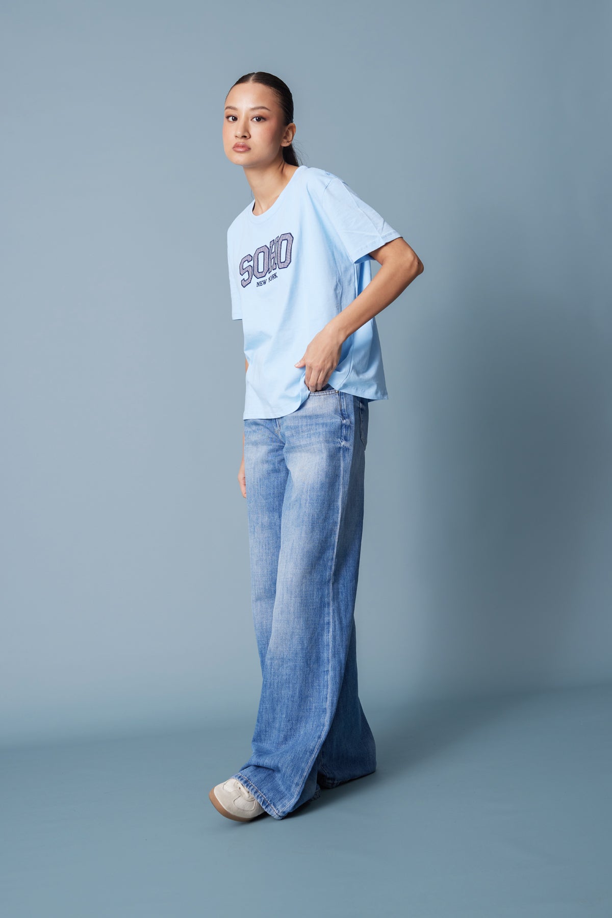 PÖTİKARE YAMA DETAYLI KISA KOLLU T-SHIRT