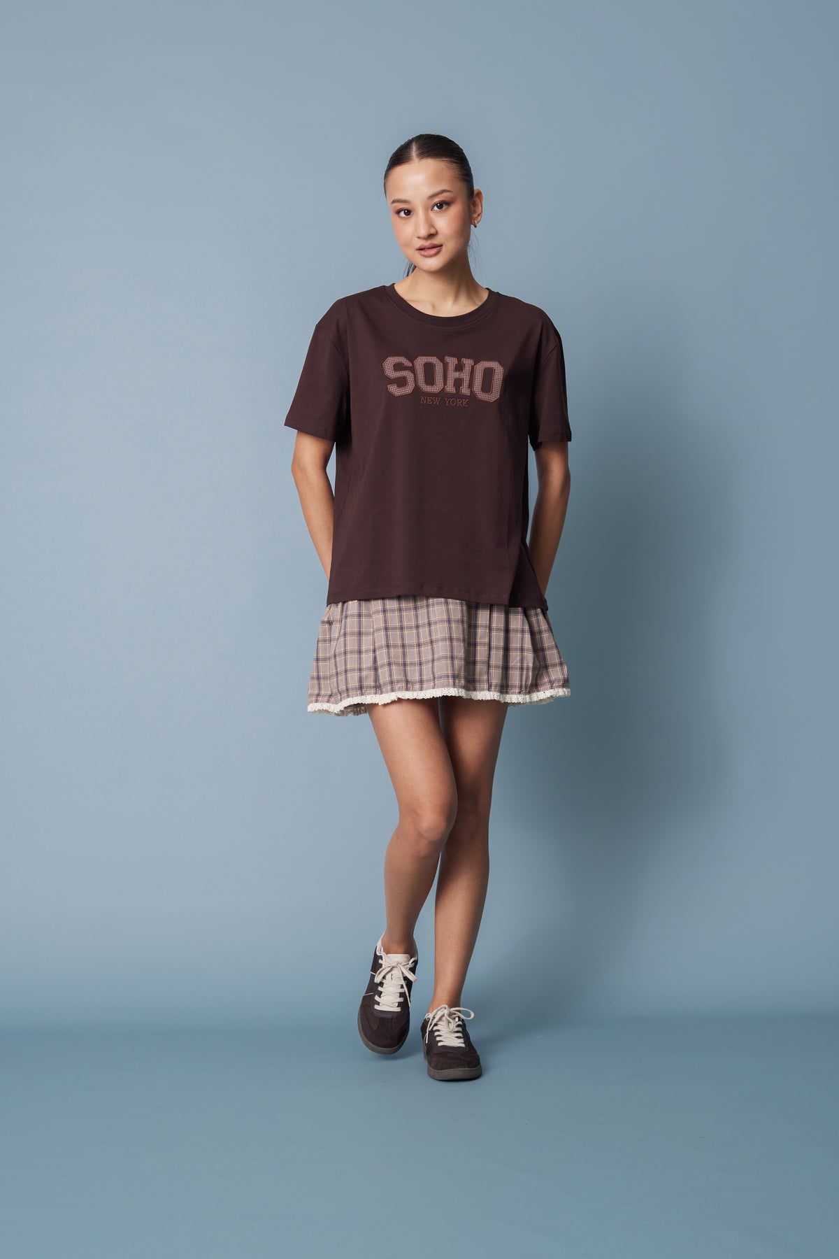 PÖTİKARE YAMA DETAYLI KISA KOLLU T-SHIRT