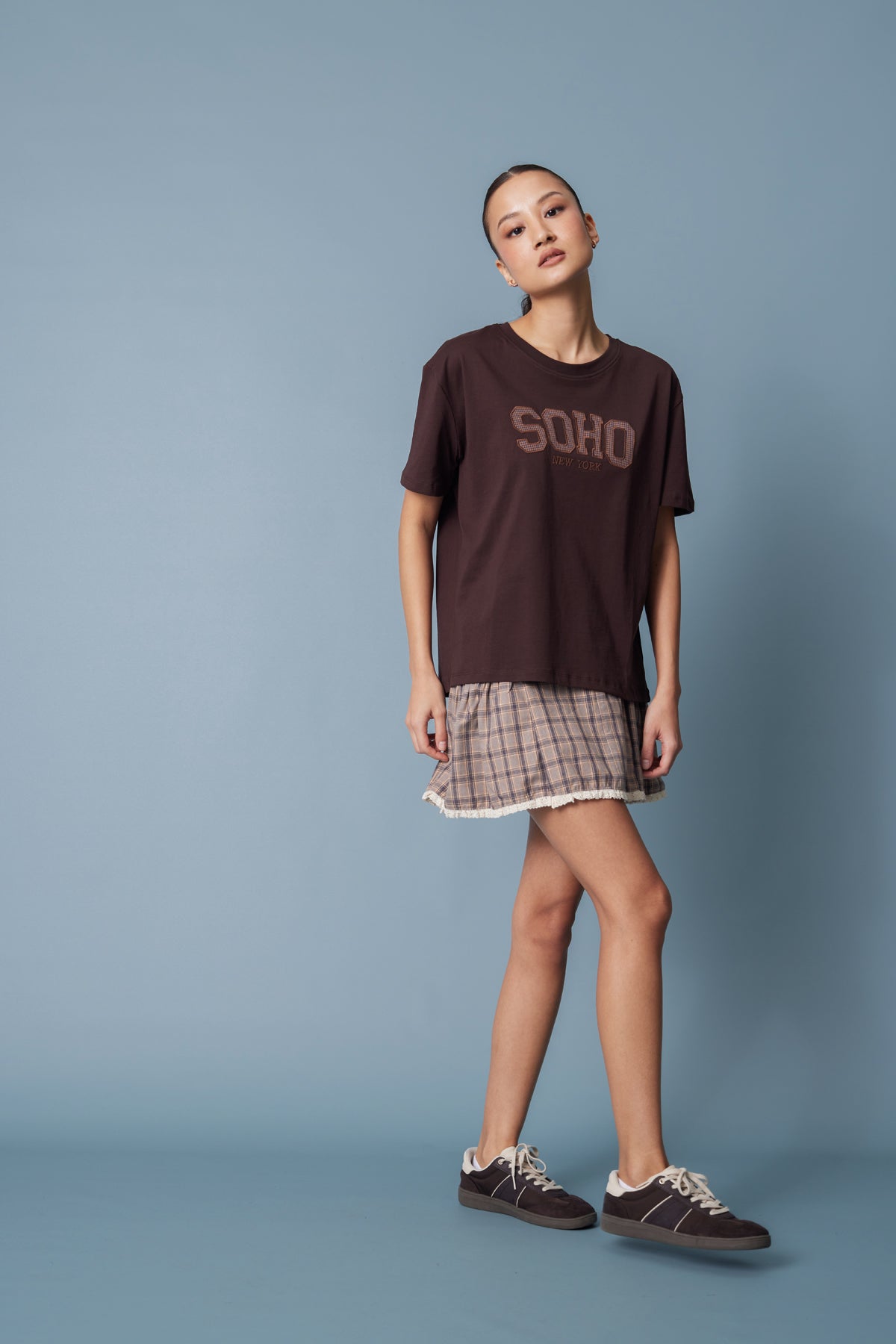 PÖTİKARE YAMA DETAYLI KISA KOLLU T-SHIRT