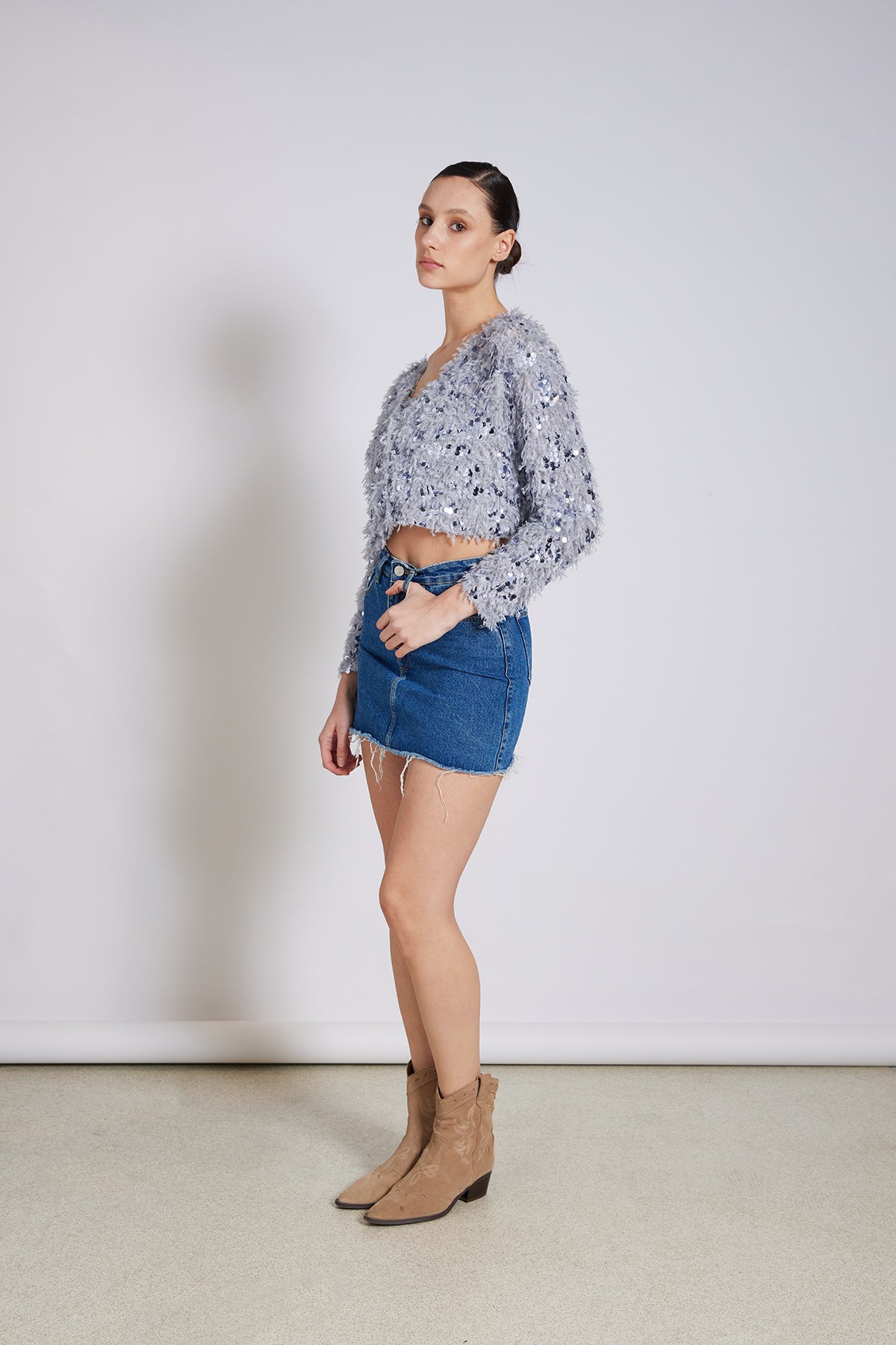 PULLU KIRÇILLI HIRKA