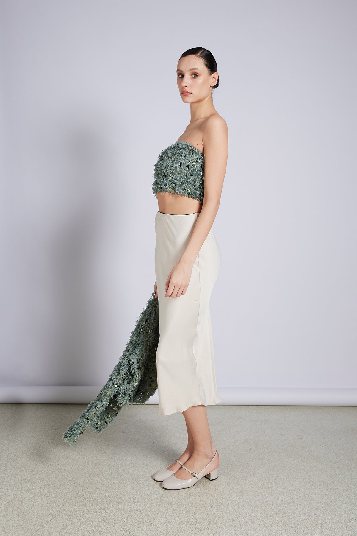 PULLU KIRÇILLI STRAPLEZ TOP