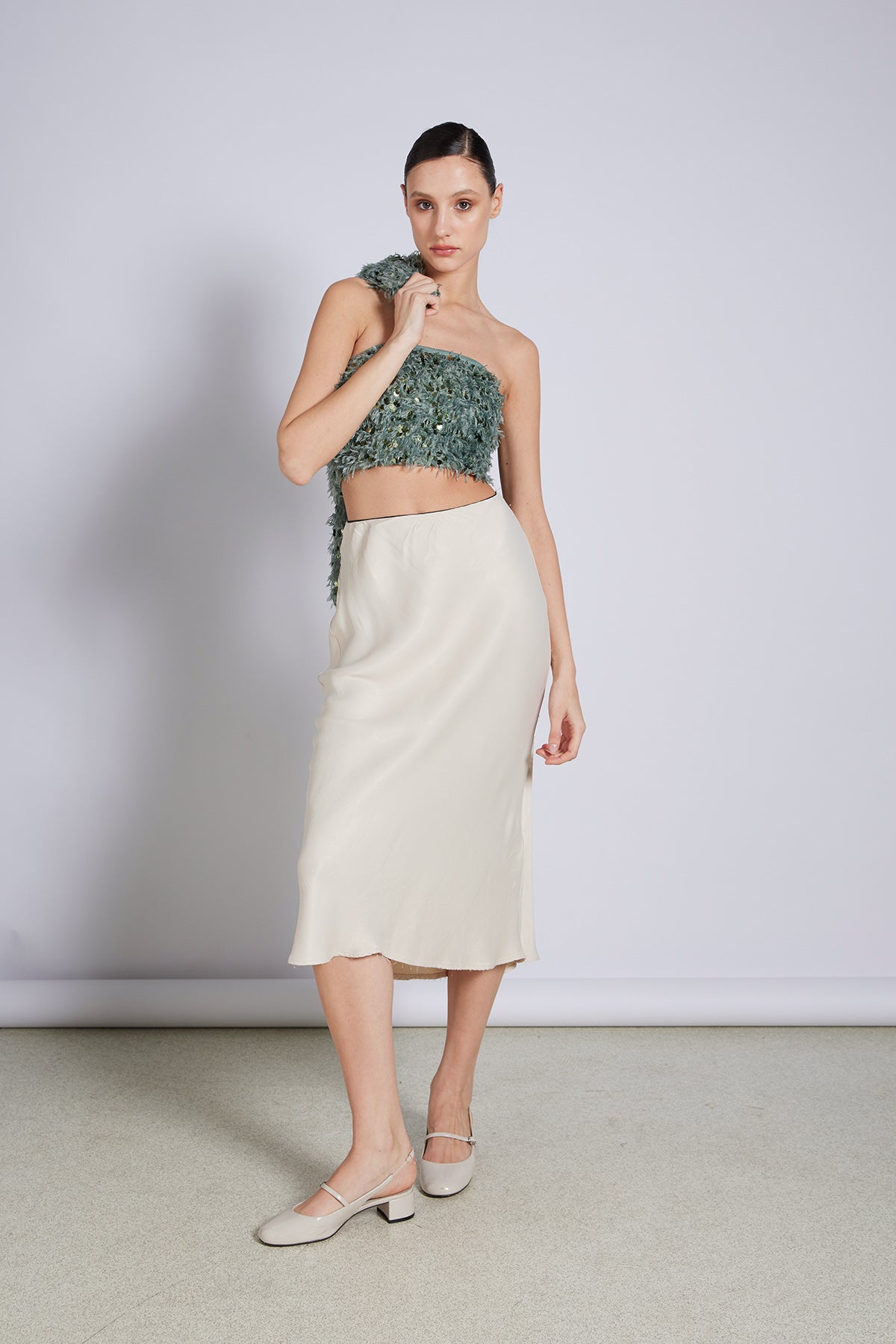 PULLU KIRÇILLI STRAPLEZ TOP