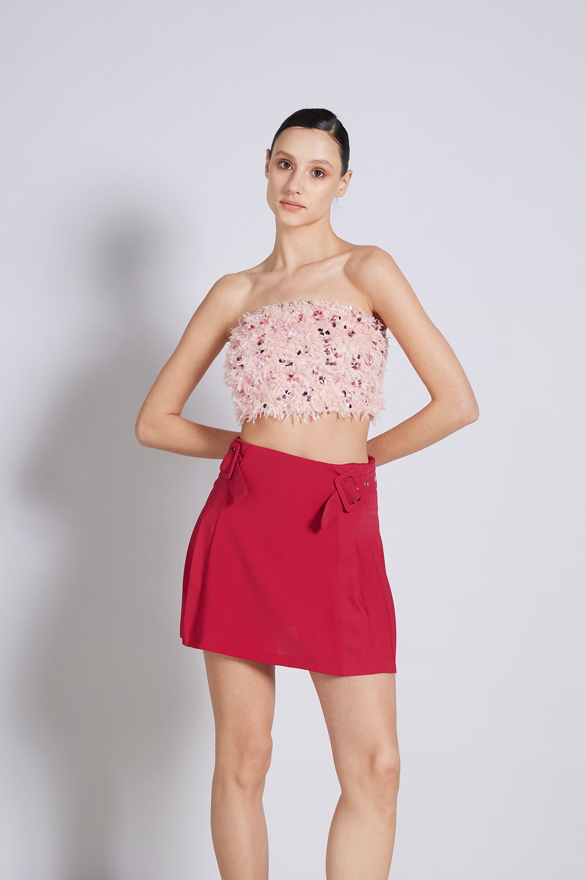 PULLU KIRÇILLI STRAPLEZ TOP