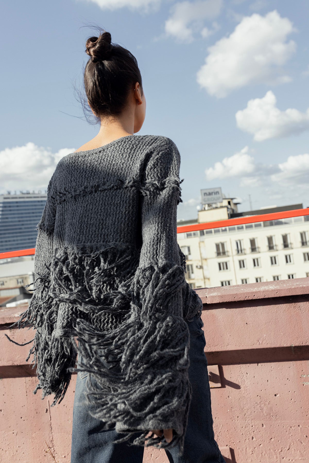 PÜSKÜLLÜ TRİKO HIRKA