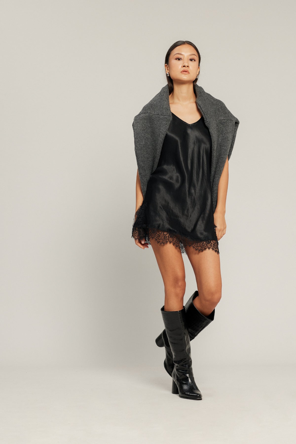 SATEN DETAYLI TRİKO KAZAK