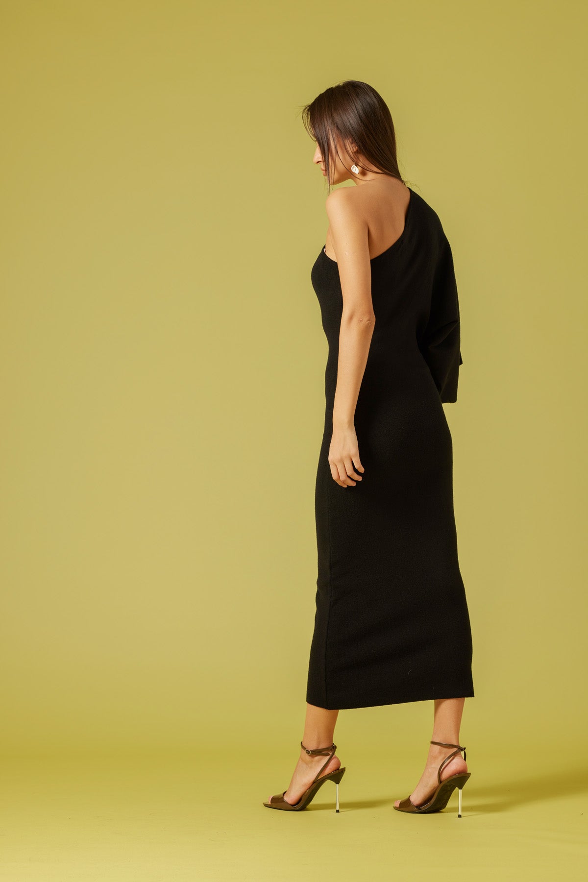 TEK OMUZ TRİKO ELBİSE