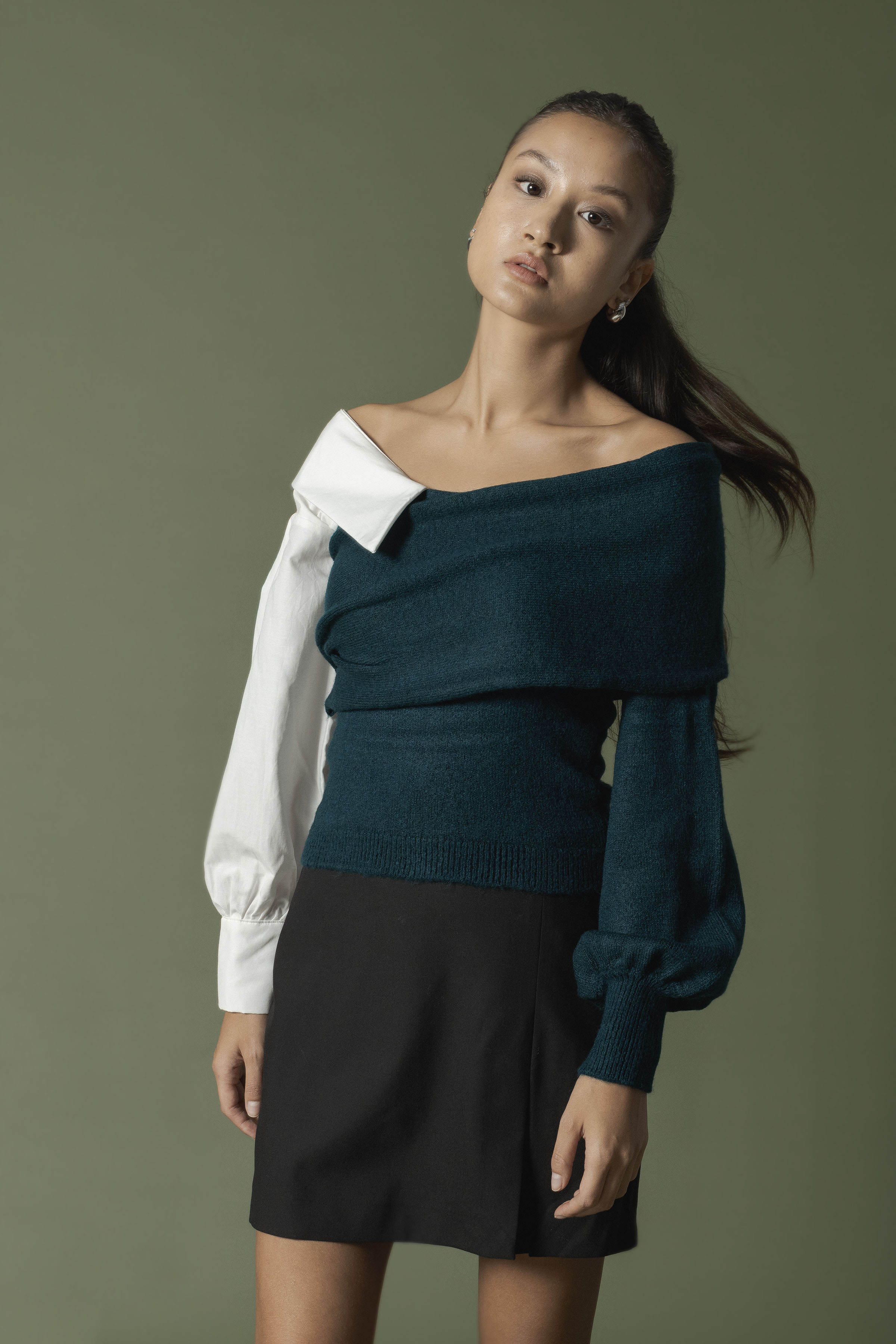 YAKA DETAYLI TRİKO KAZAK