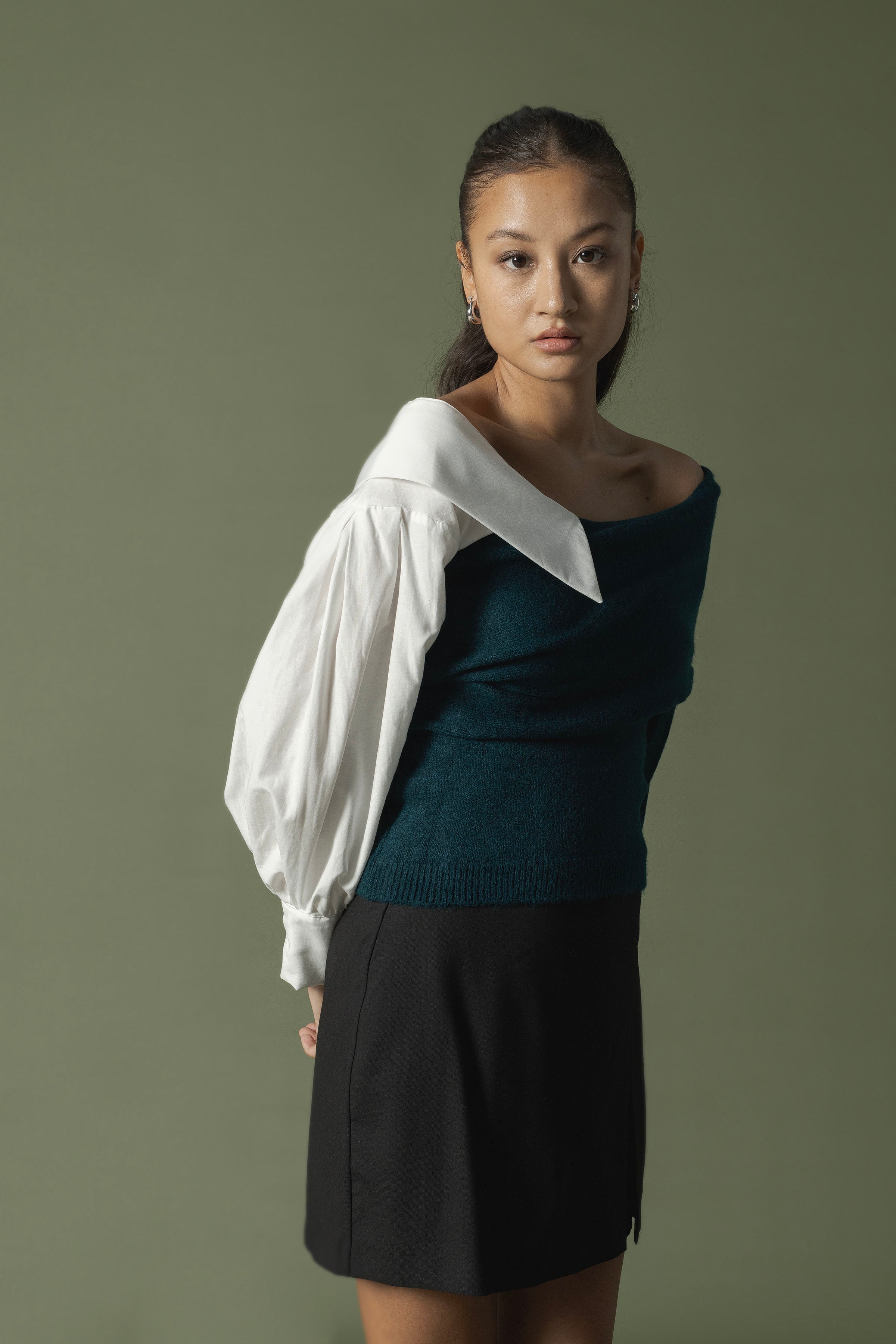 YAKA DETAYLI TRİKO KAZAK