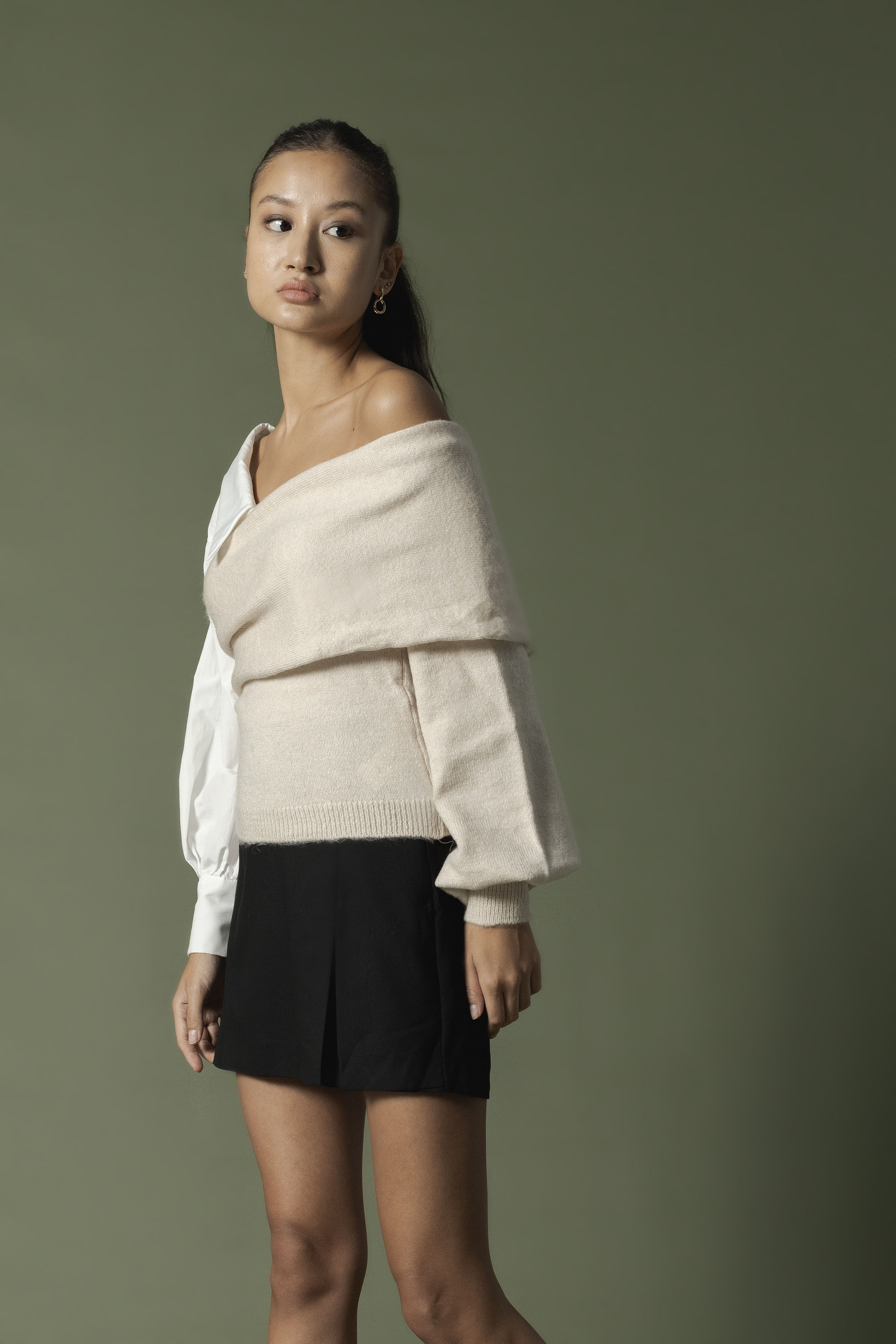 YAKA DETAYLI TRİKO KAZAK