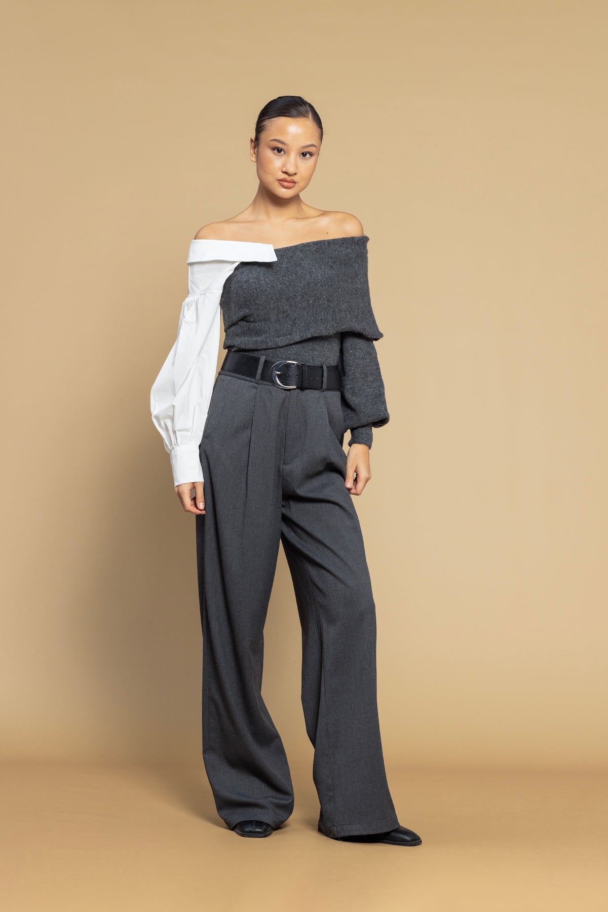 YAKA DETAYLI TRİKO KAZAK