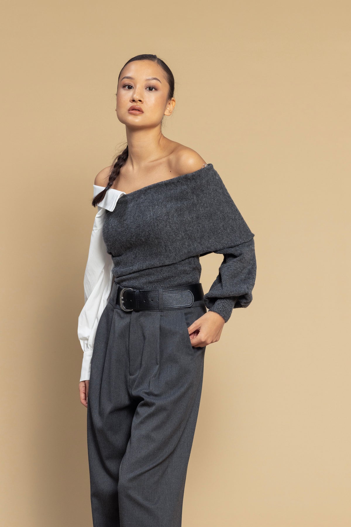 YAKA DETAYLI TRİKO KAZAK