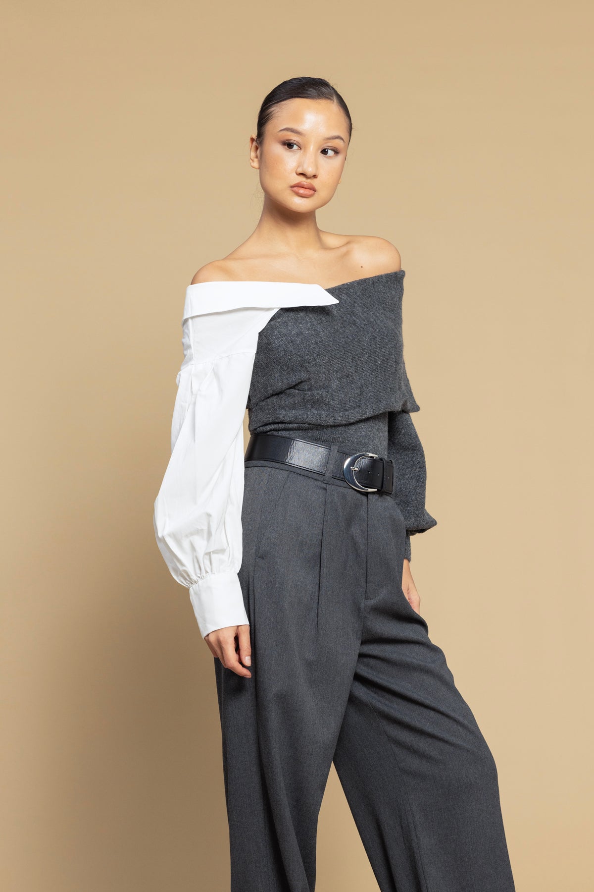 YAKA DETAYLI TRİKO KAZAK