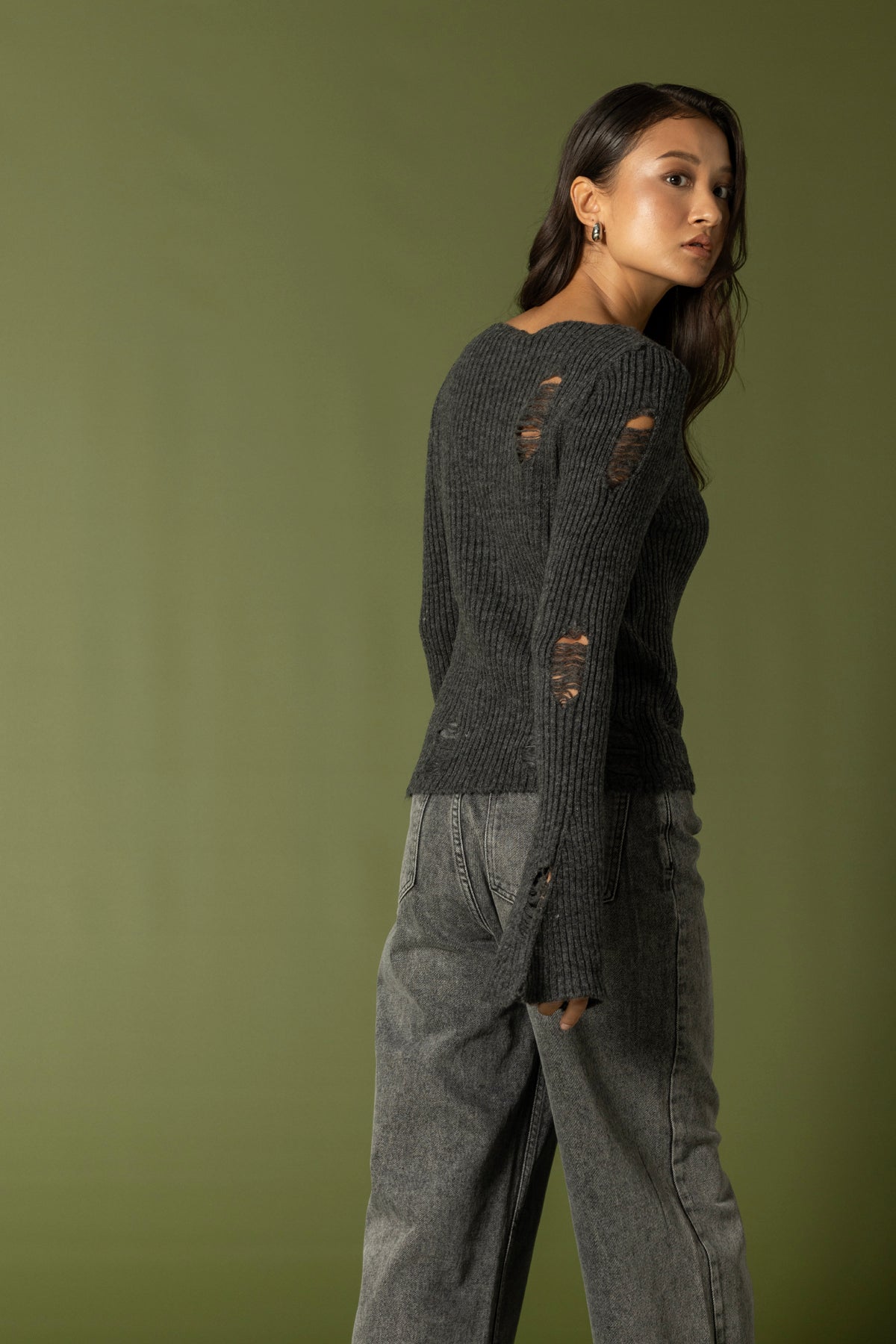 YIRTIK DETAYLI TRİKO KAZAK