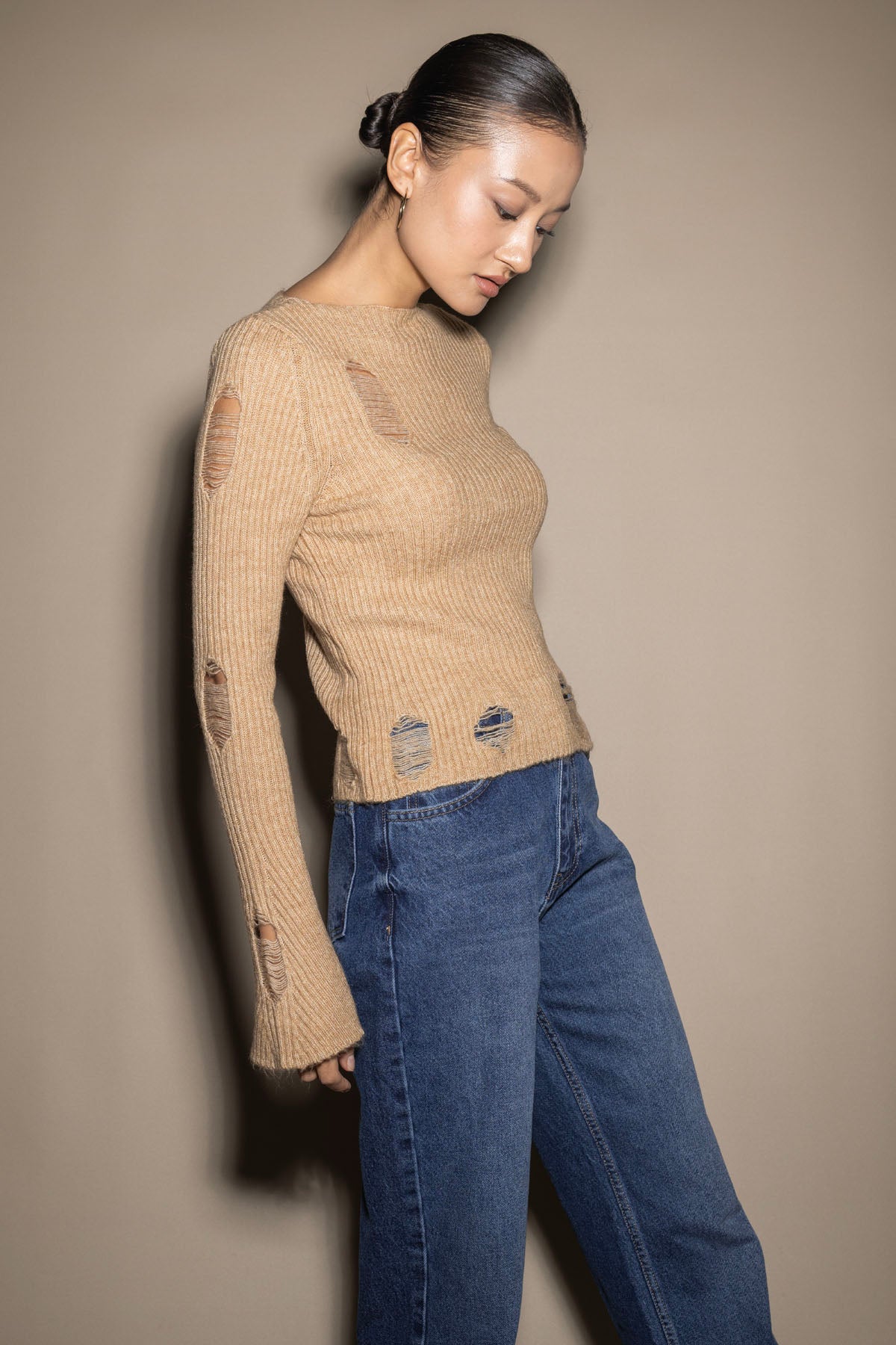 YIRTIK DETAYLI TRİKO KAZAK