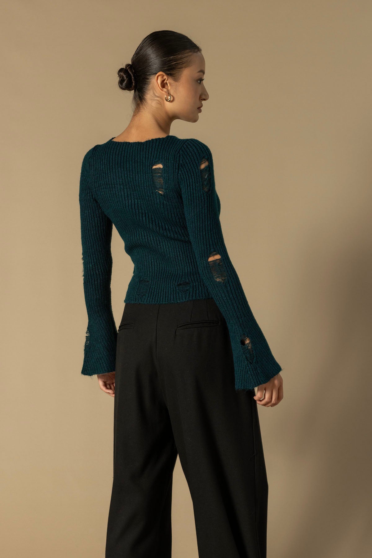 YIRTIK DETAYLI TRİKO KAZAK