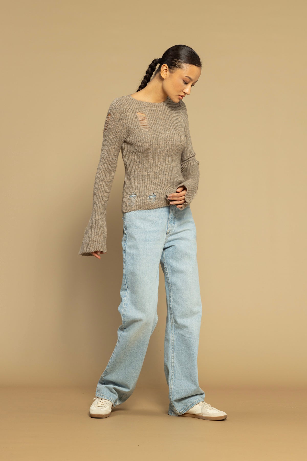 YIRTIK DETAYLI TRİKO KAZAK