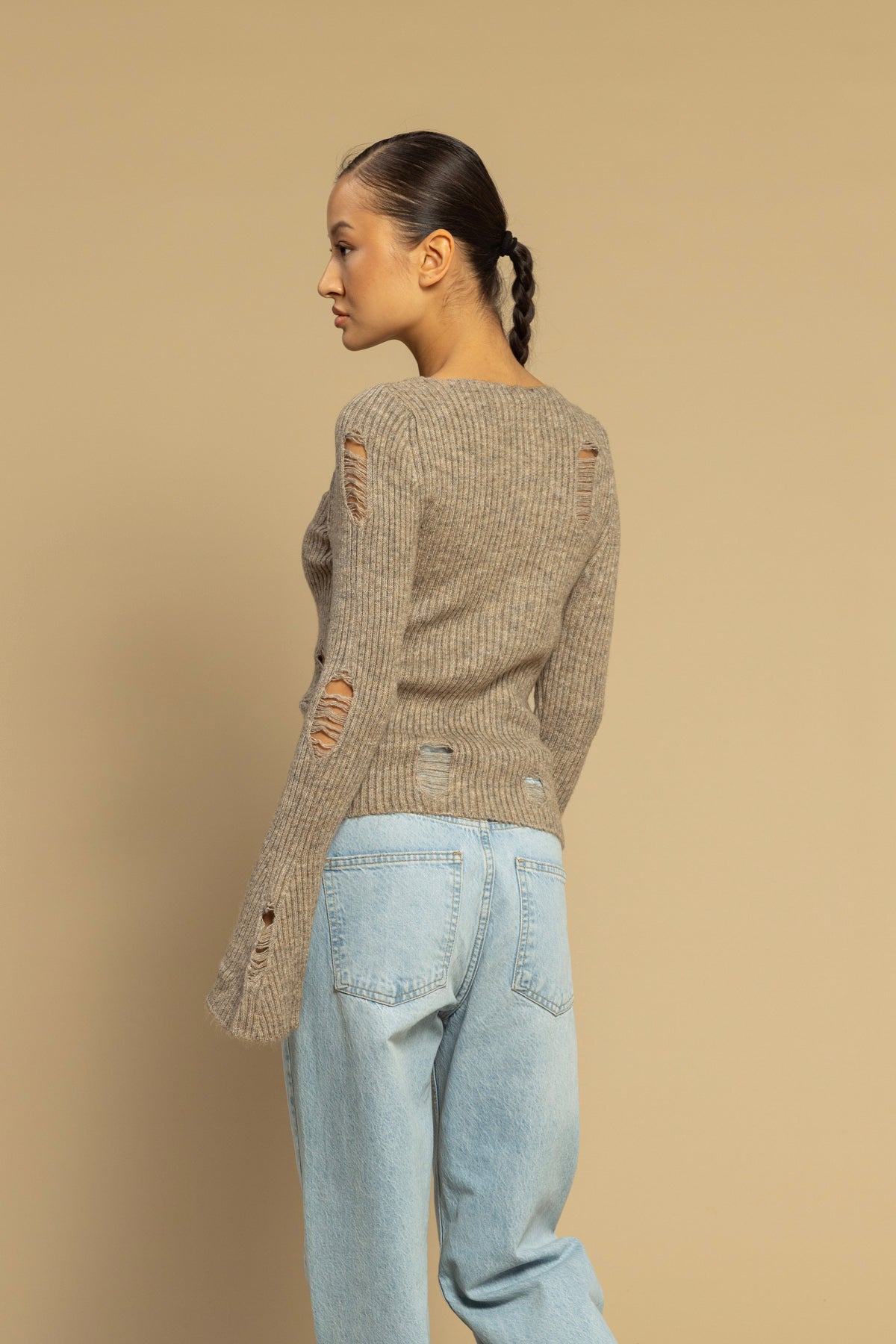 YIRTIK DETAYLI TRİKO KAZAK