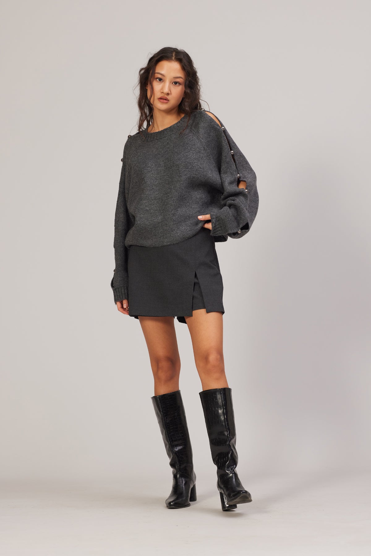 YIRTMAÇ DETAYLI KISA ETEK