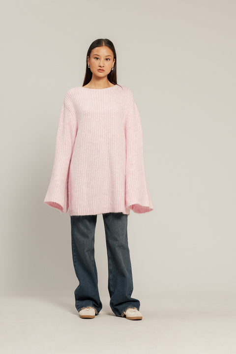 PEMBE — YIRTMAÇLI OVERSIZE TRİKO KAZAK