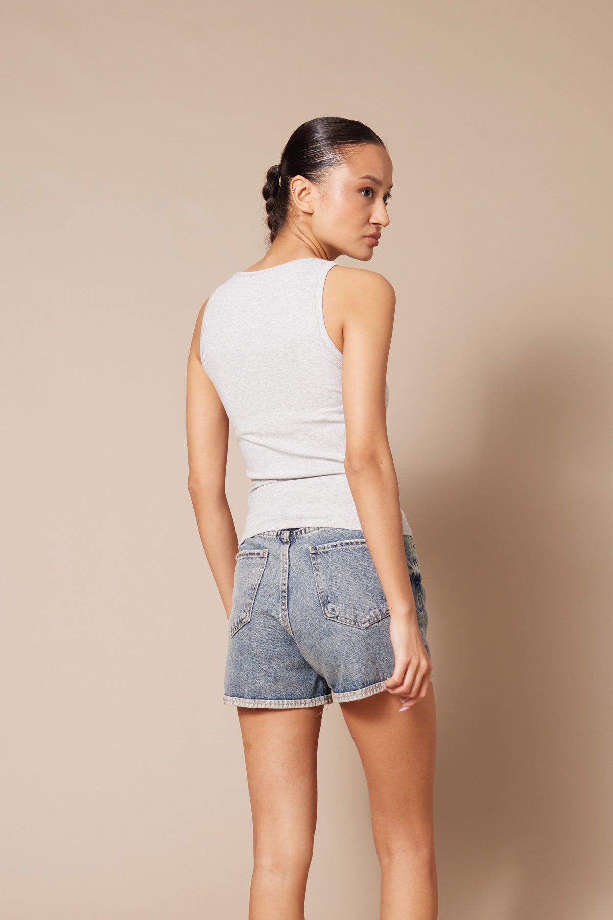 YUMUŞAK DOKULU HALTER TOP