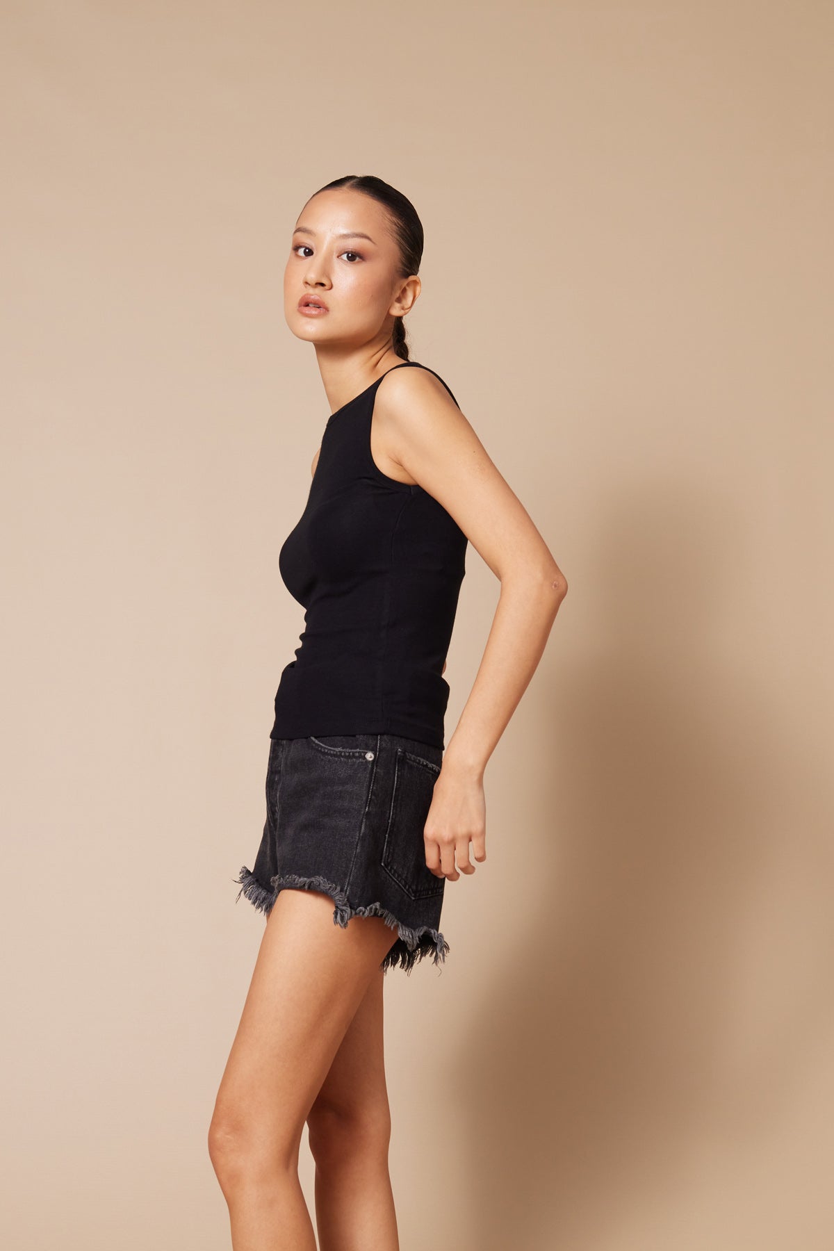 YUMUŞAK DOKULU HALTER TOP