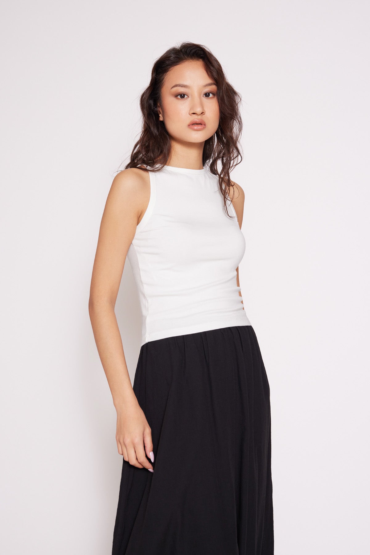 YUMUŞAK DOKULU HALTER TOP