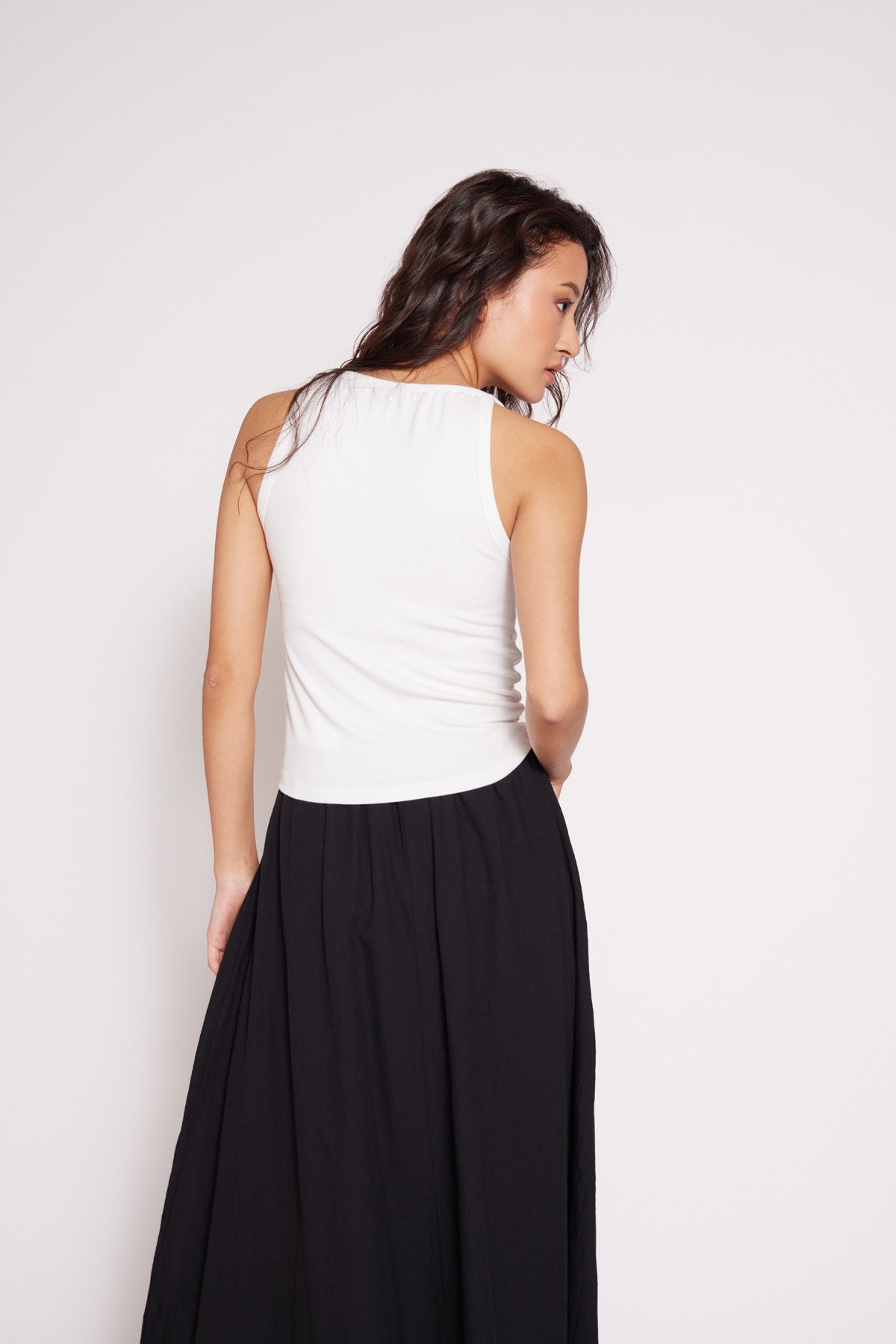 YUMUŞAK DOKULU HALTER TOP
