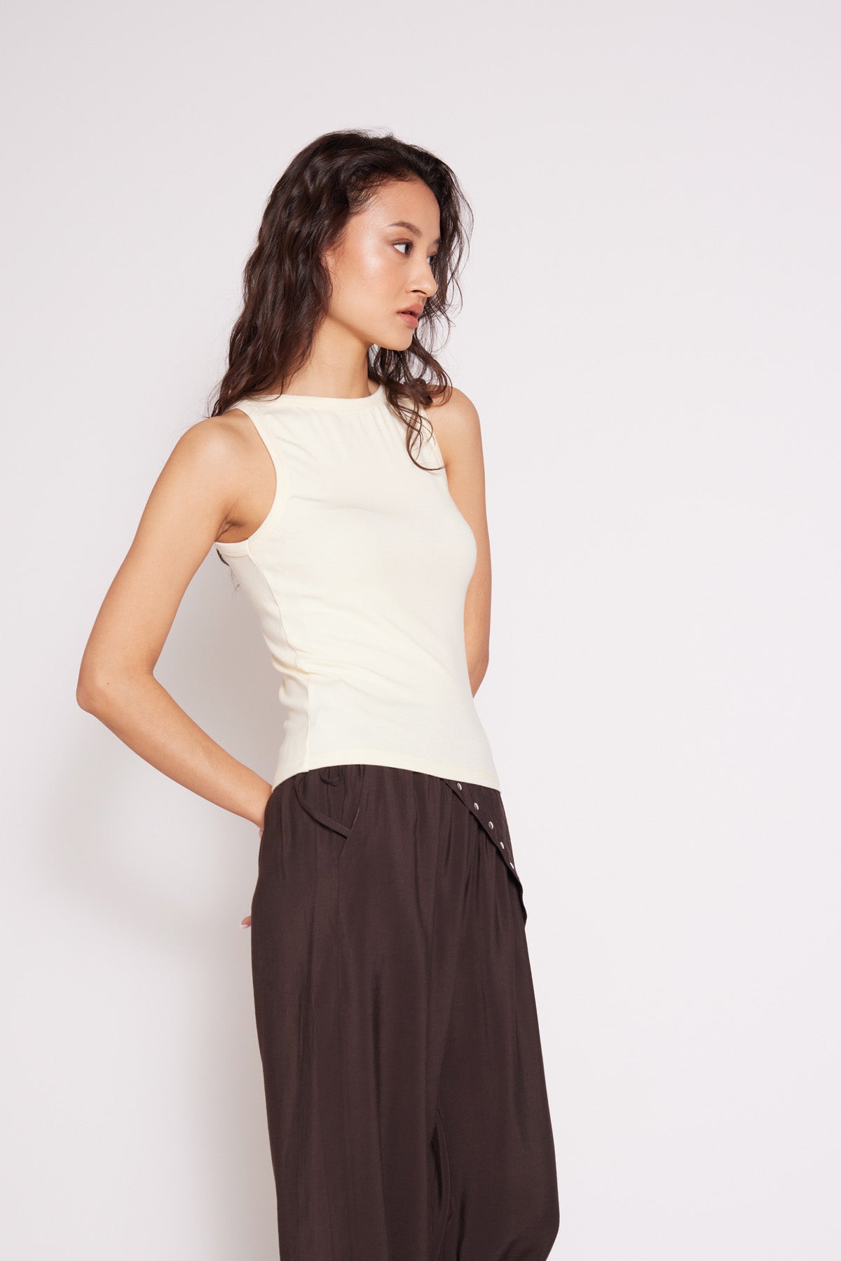 YUMUŞAK DOKULU HALTER TOP
