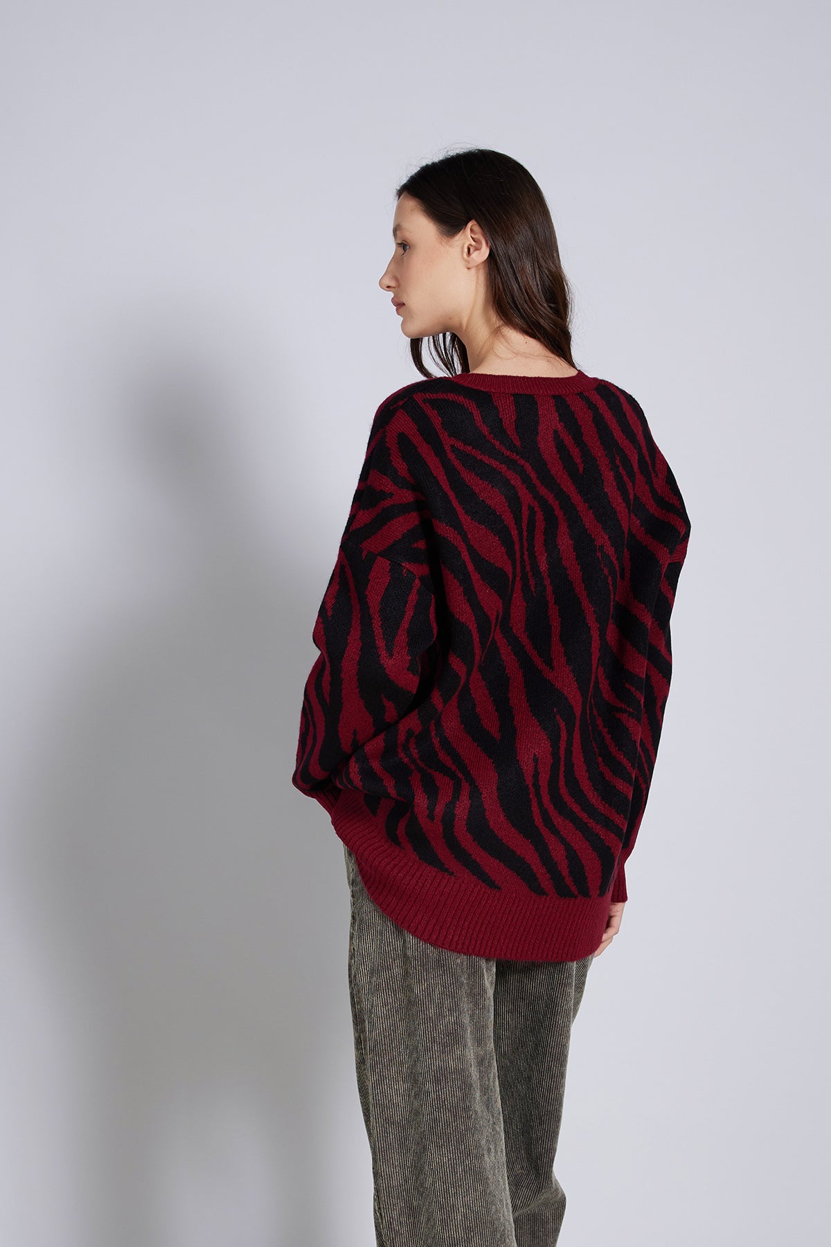 Zebra Desen V Yaka Triko Kazak